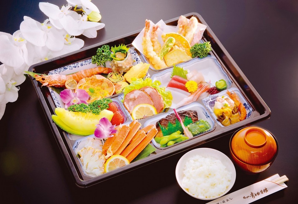 割子「彩り」（御飯・御味噌汁付き）【A４４】
